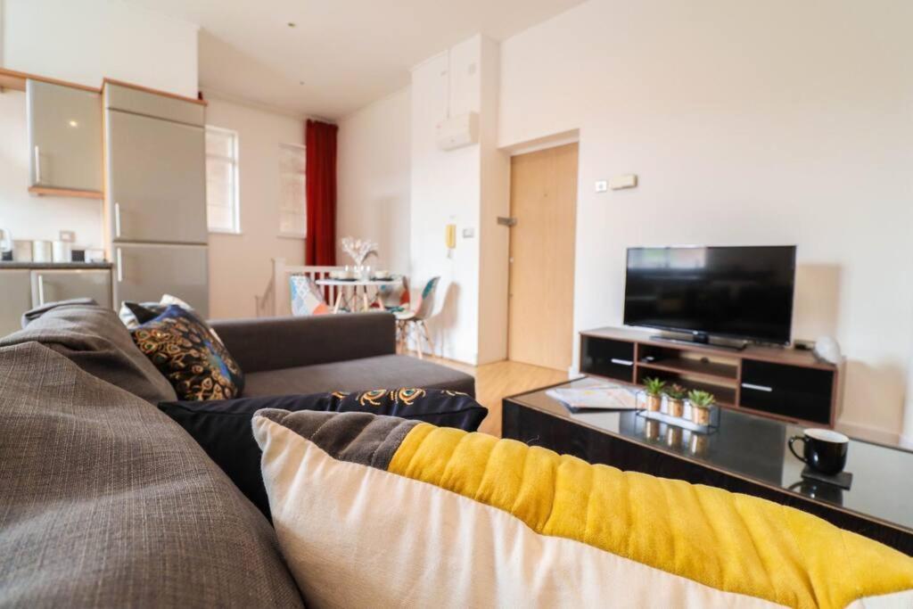 Camber Hill - Long Stay Offer 런던 외부 사진